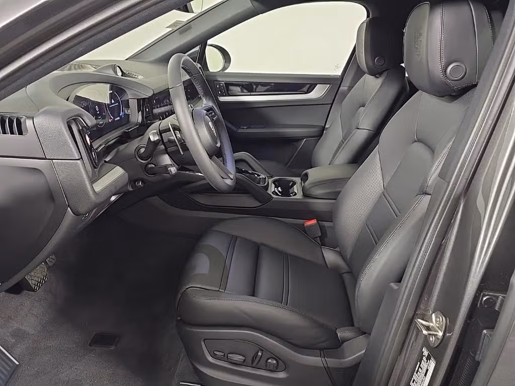 2025 Porsche Cayenne Coup E-Hybrid - Photo 36