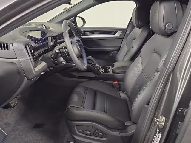 2025 Porsche Cayenne Coup E-Hybrid - Photo 34