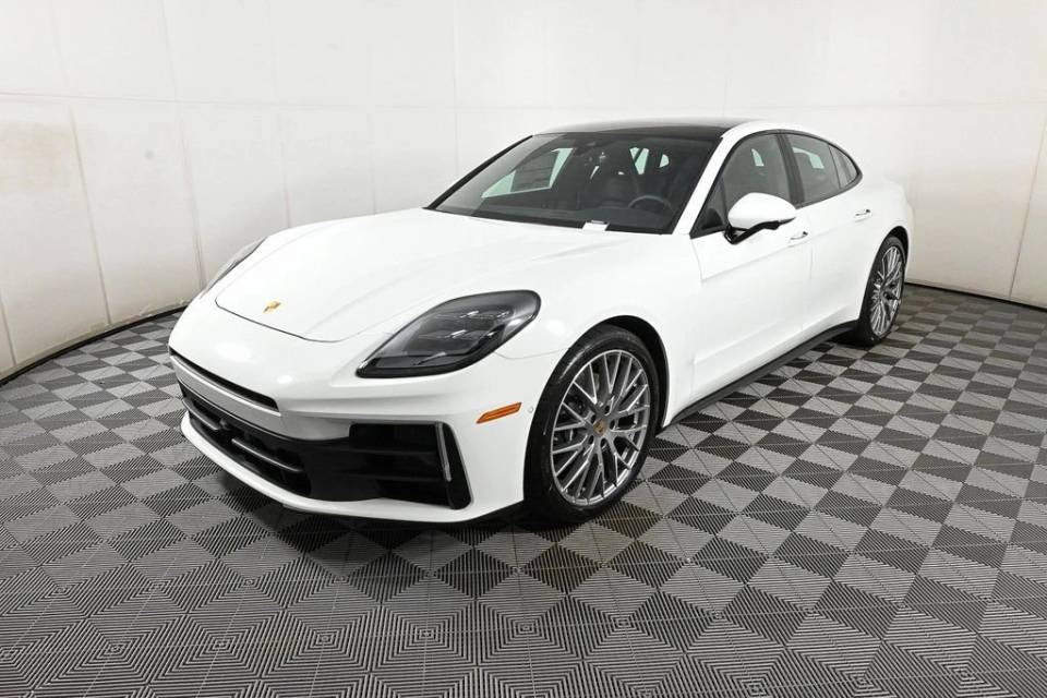 2025 Porsche Panamera Base