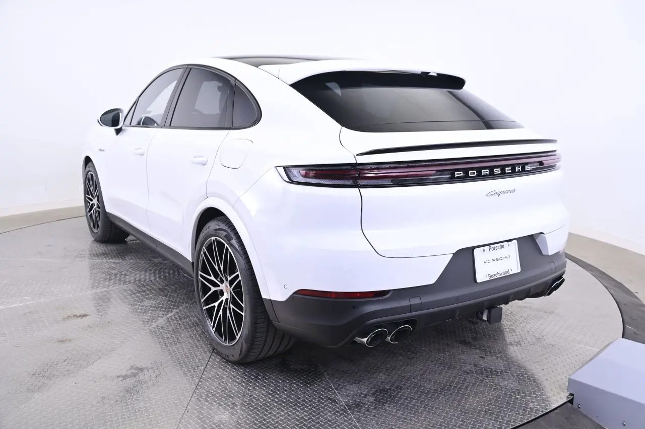 2026 Porsche Cayenne Coup E-Hybrid - Photo 24