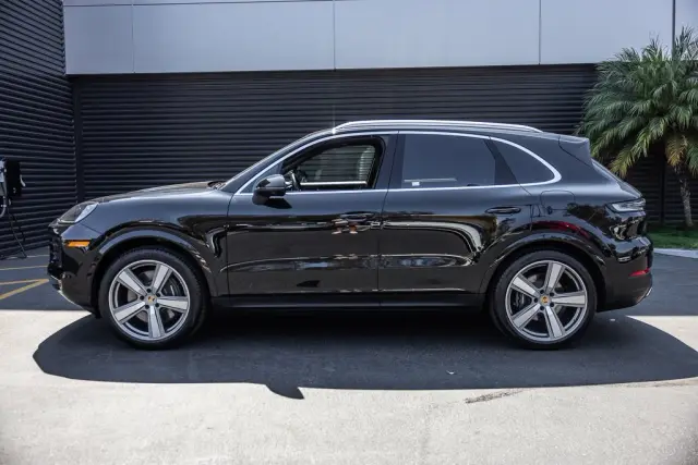 2024 Porsche Cayenne E-Hybrid - Photo 14