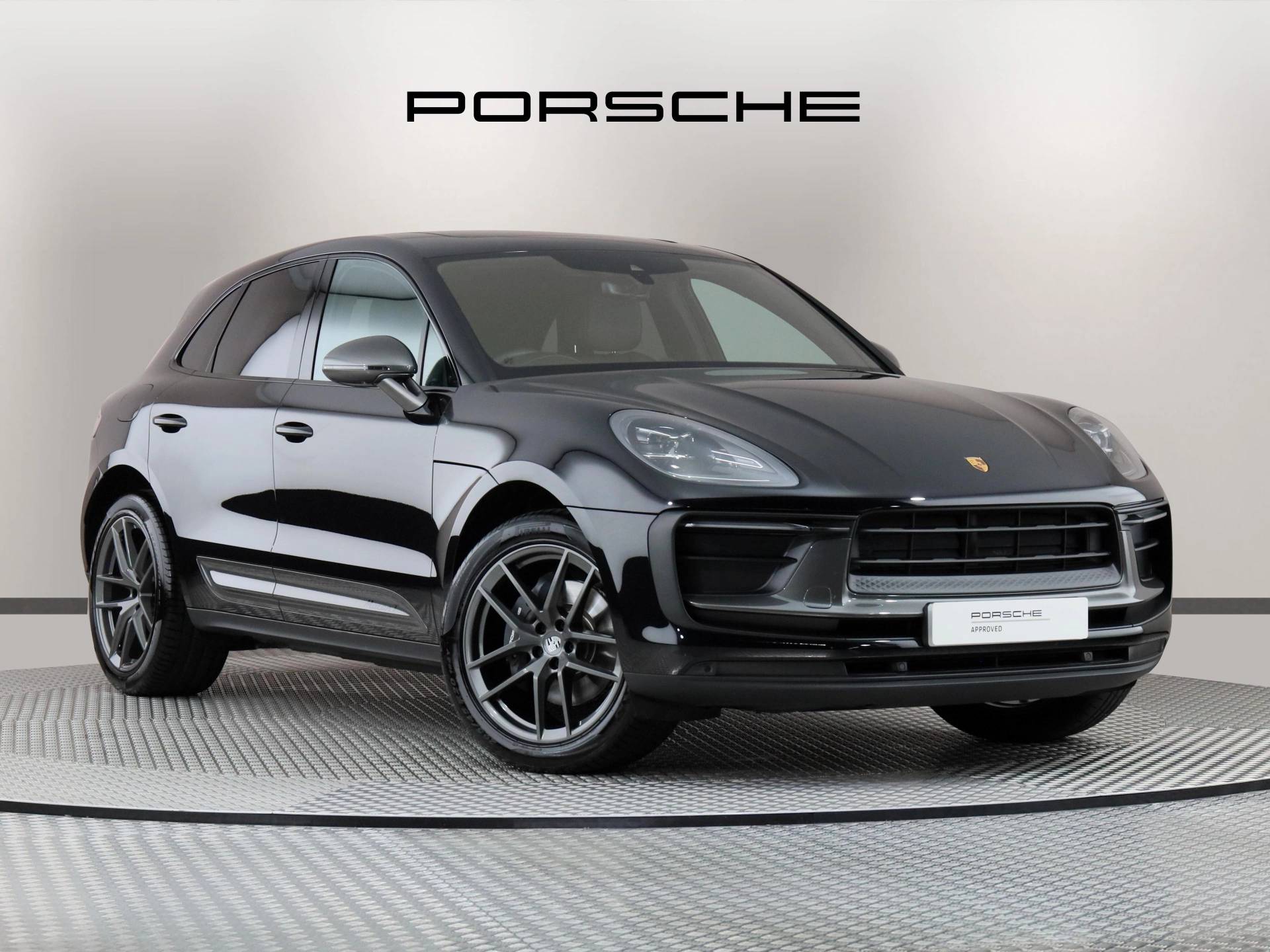 Macan T, photo 1 of 46