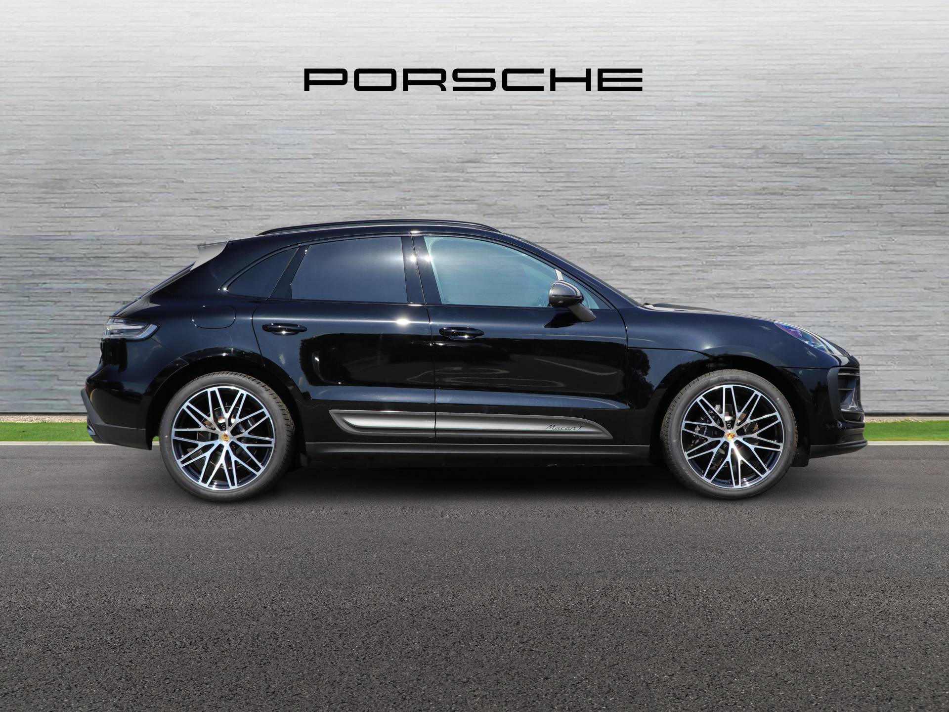 Macan T, photo 2 of 48