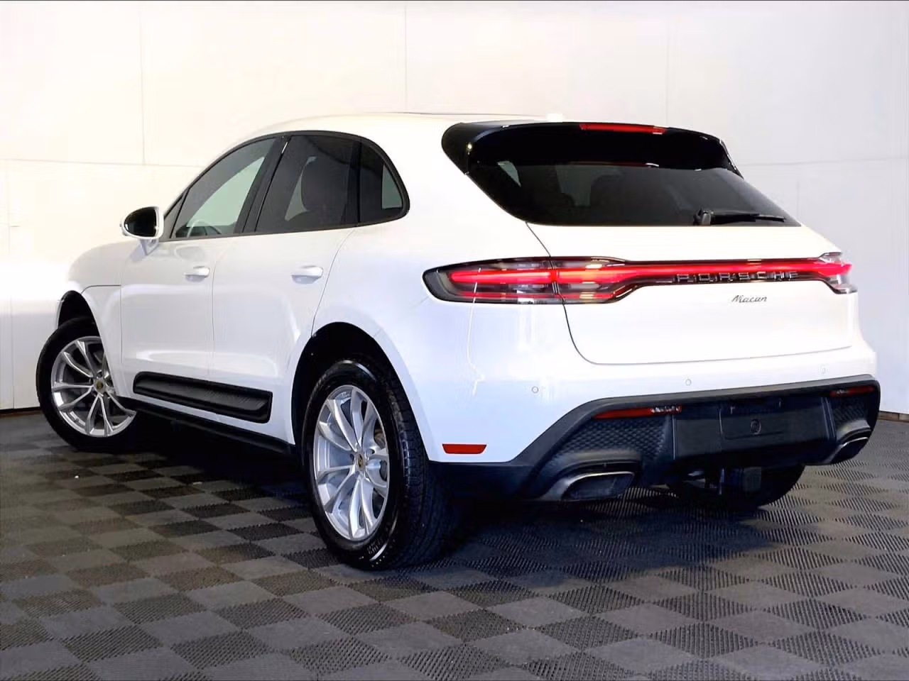 2026 Porsche Macan Base - Photo 20