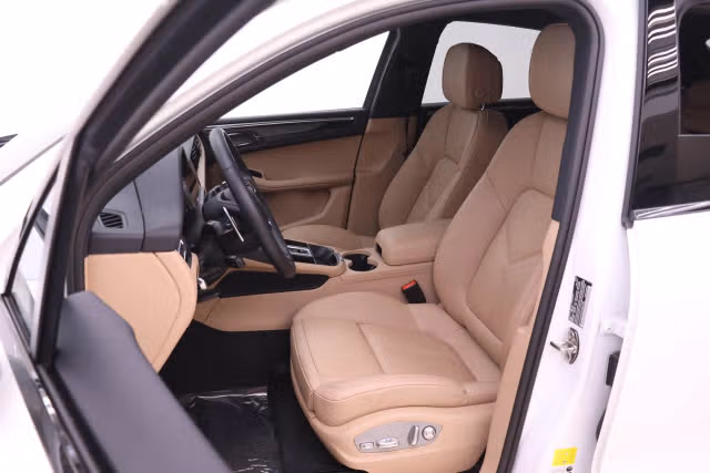 2026 Porsche Macan T - Photo 34