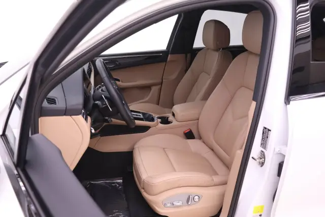 2026 Porsche Macan T - Photo 38