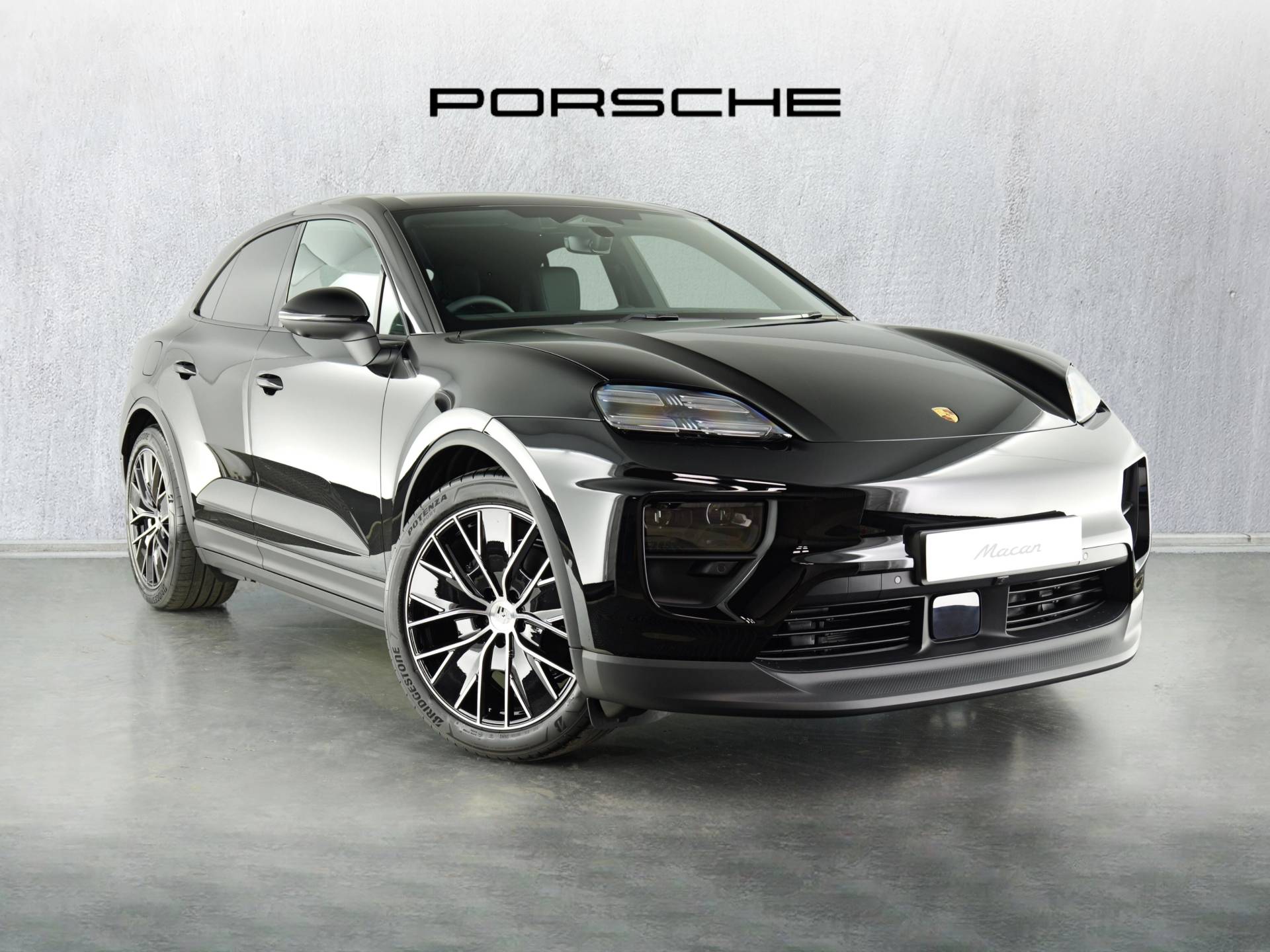 Macan, photo 1 of 41