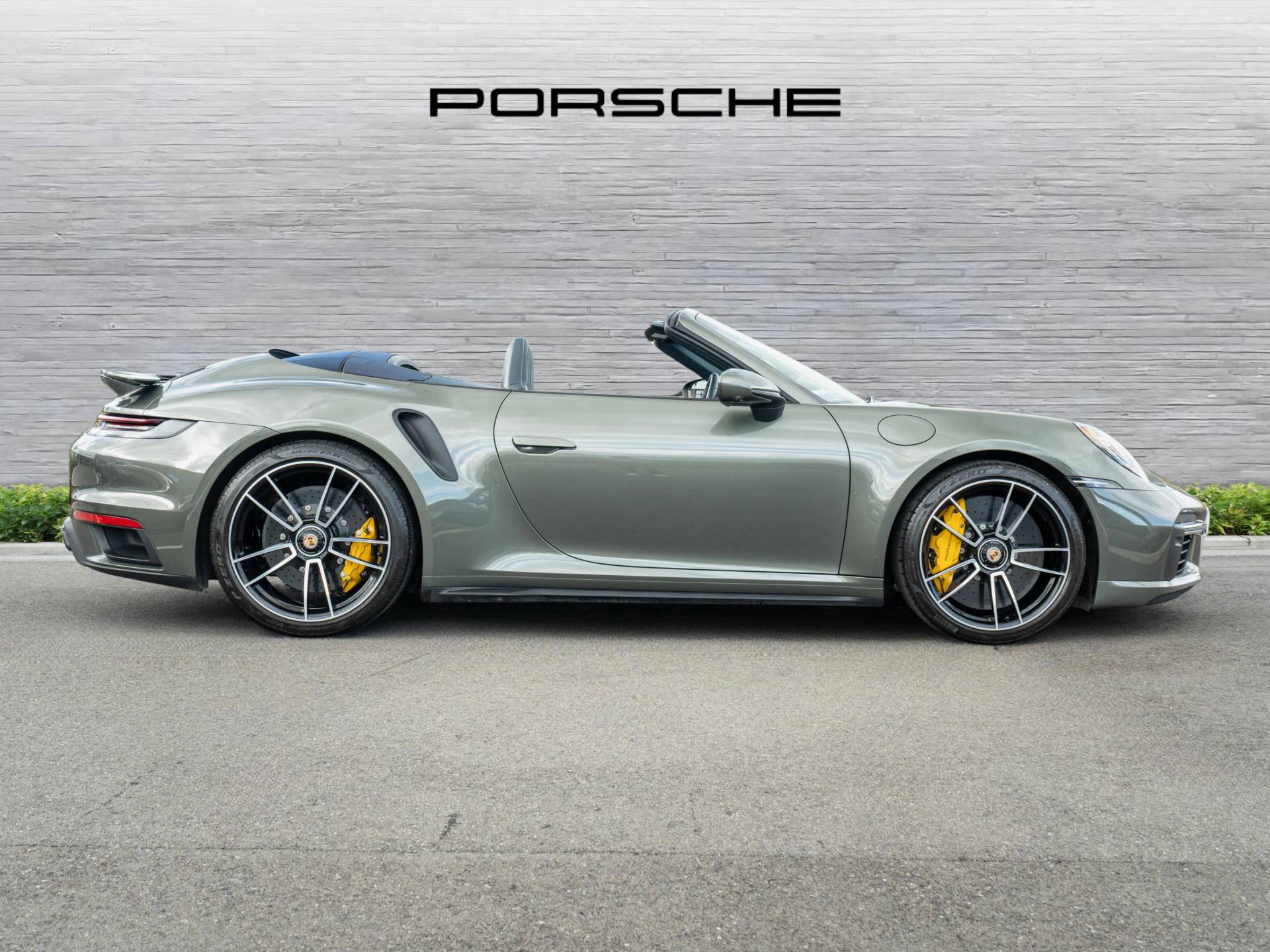911 Turbo S Cabriolet, photo 2 of 48