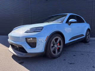 2025 Porsche Macan Macan 4S Electric's photo
