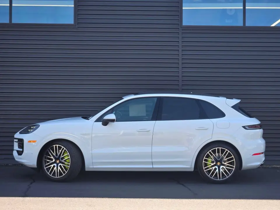2025 Porsche Cayenne S E-Hybrid - Photo 23