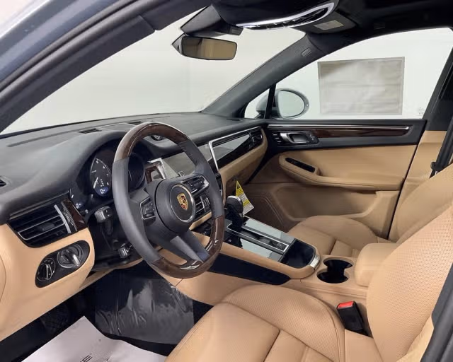 2025 Porsche Macan Base - Photo 26