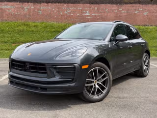 2026 Porsche Macan -'s photo