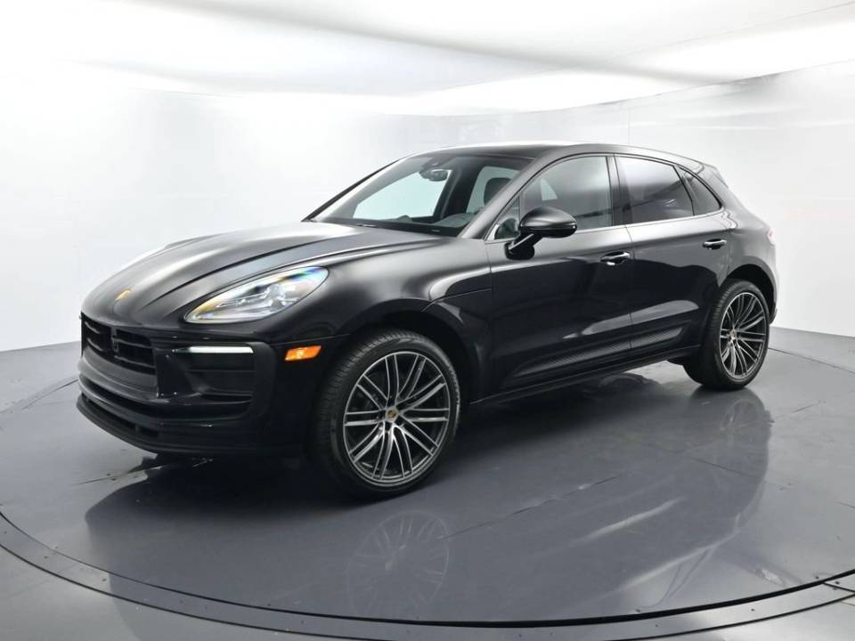 2025 Porsche Macan