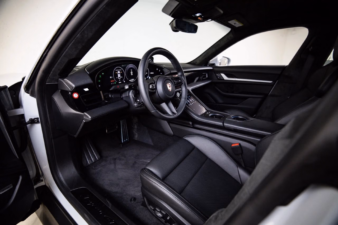 2026 Porsche Taycan GTS - Photo 28