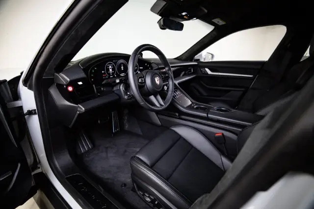 2026 Porsche Taycan GTS - Photo 30