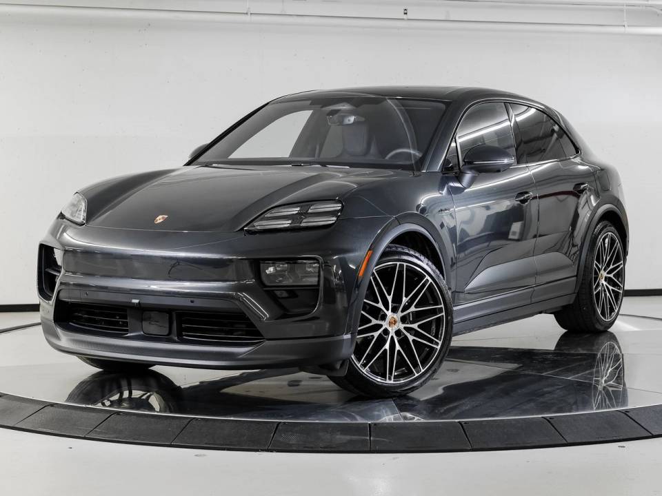 2026 Porsche Macan Base