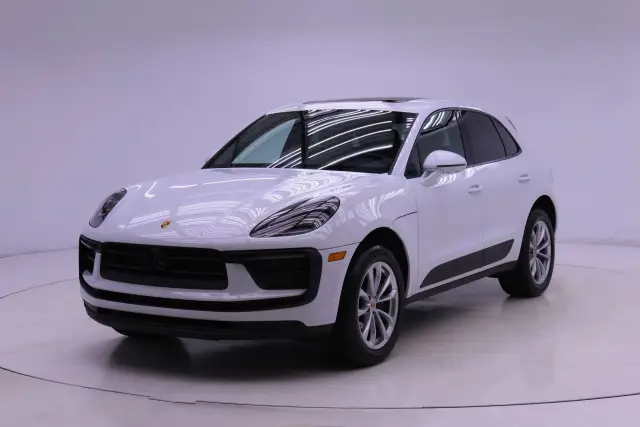 2025 Porsche Macan - Photo 6