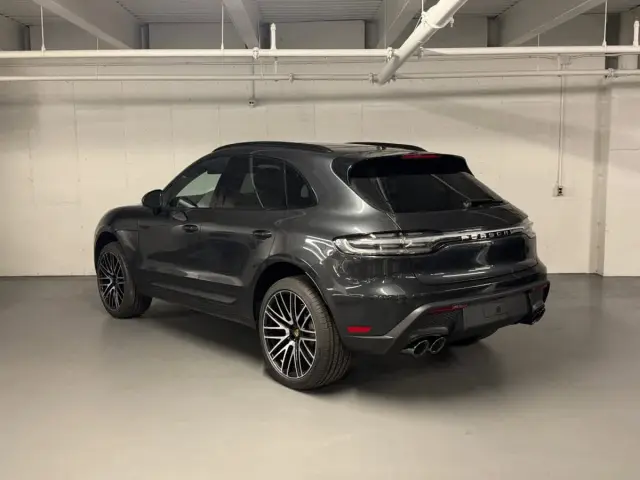 2026 Porsche Macan - Photo 22