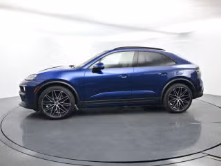 2024 Porsche Macan Turbo Electric - Photo 9
