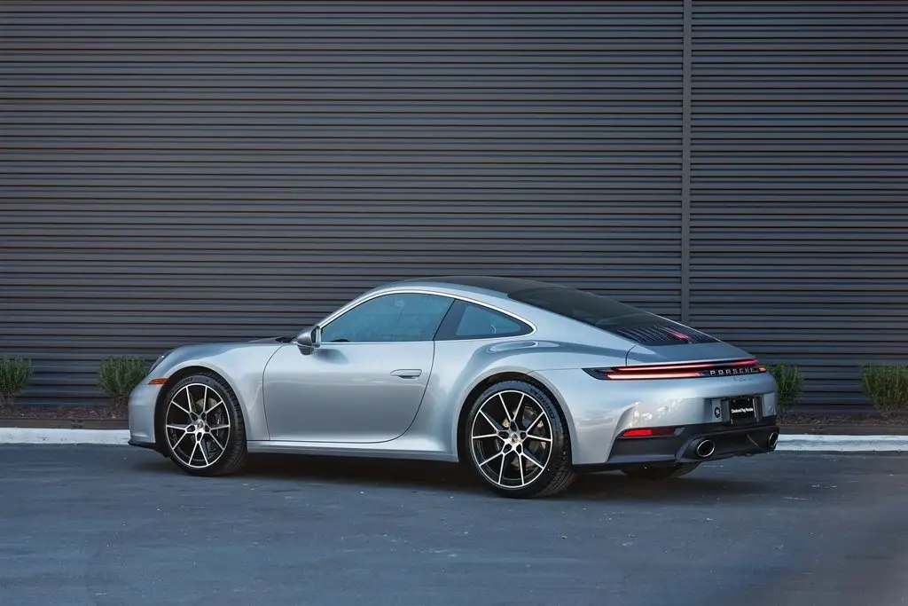 2026 Porsche 911 - Photo 24