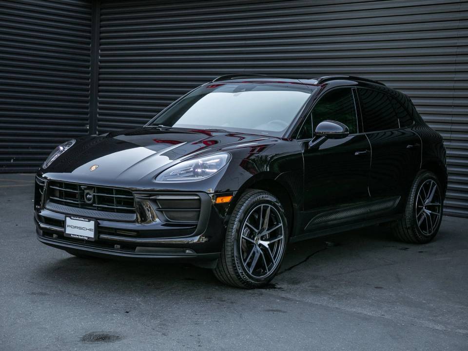 2023 Porsche Macan Base
