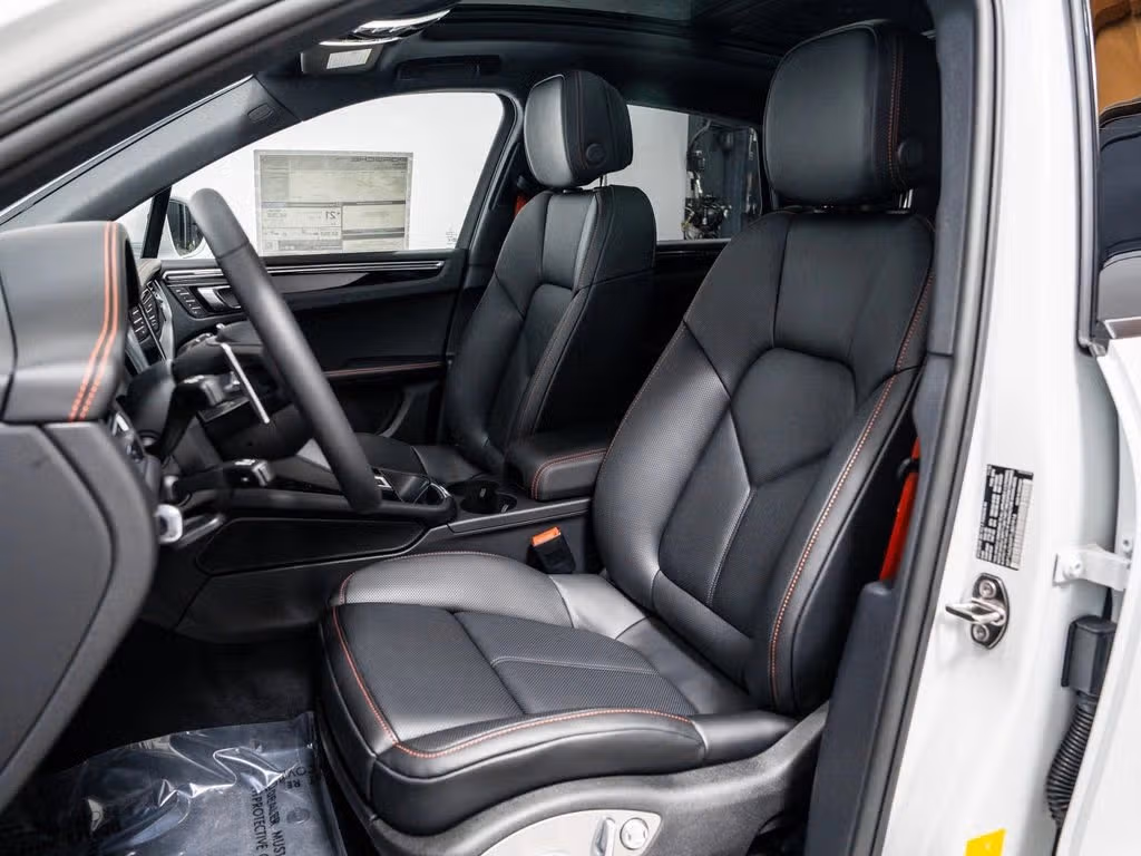 2026 Porsche Macan Base - Photo 36