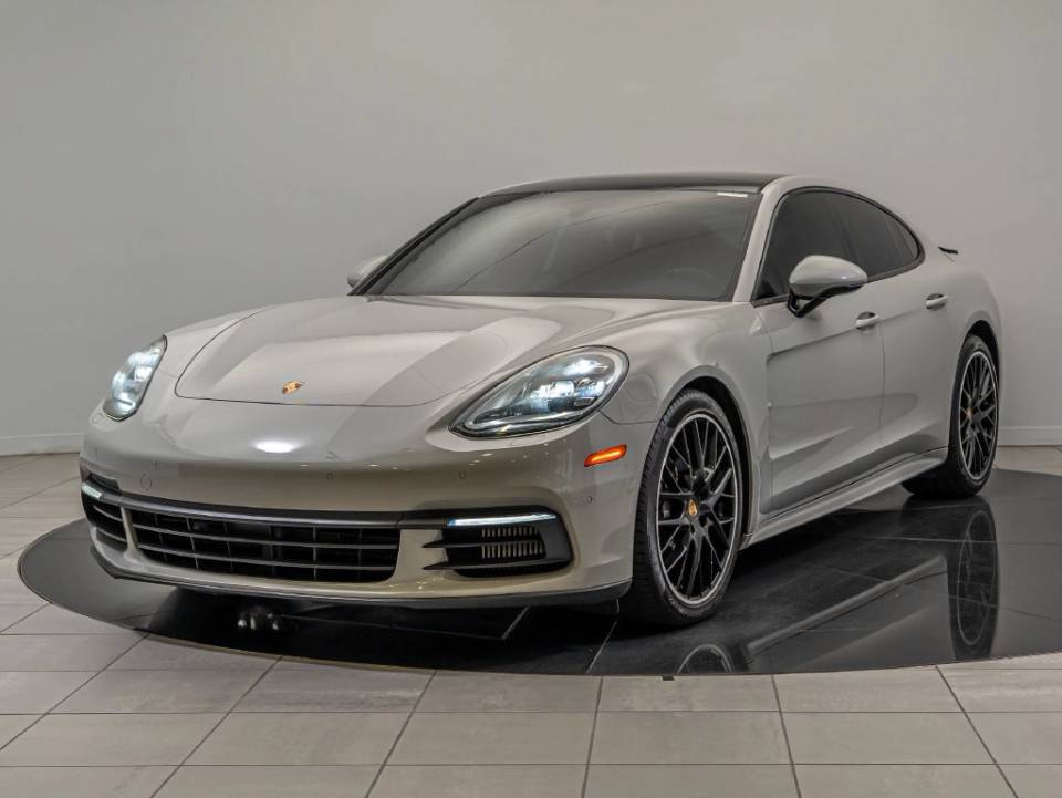 2018 Porsche Panamera S