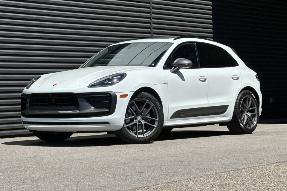 2025 Porsche Macan T