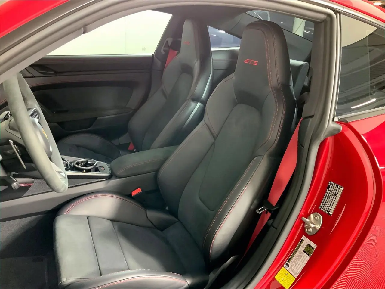 2024 Porsche 911 GTS - Photo 40