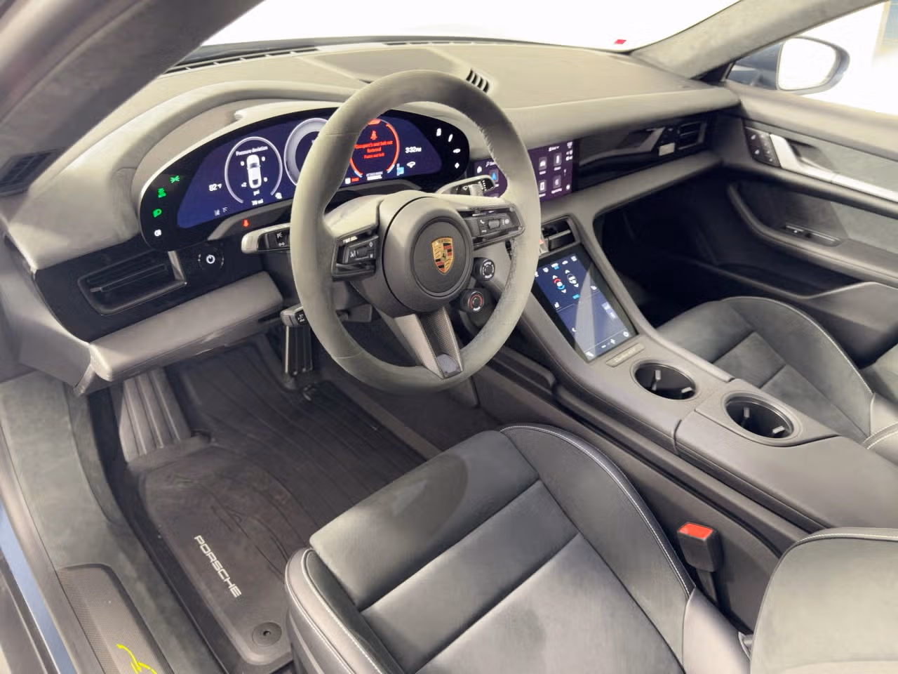 2025 Porsche Taycan Turbo GT - Photo 28