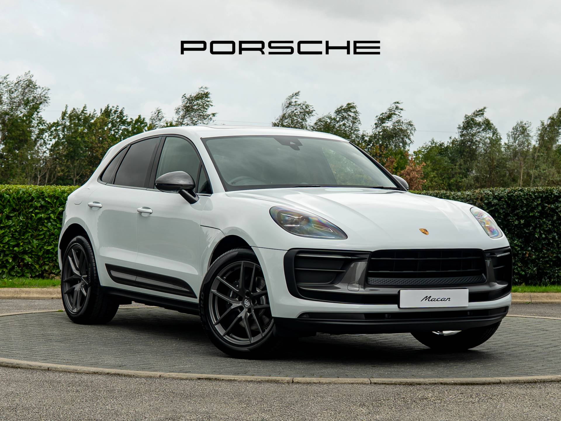 Macan T, photo 1 of 48