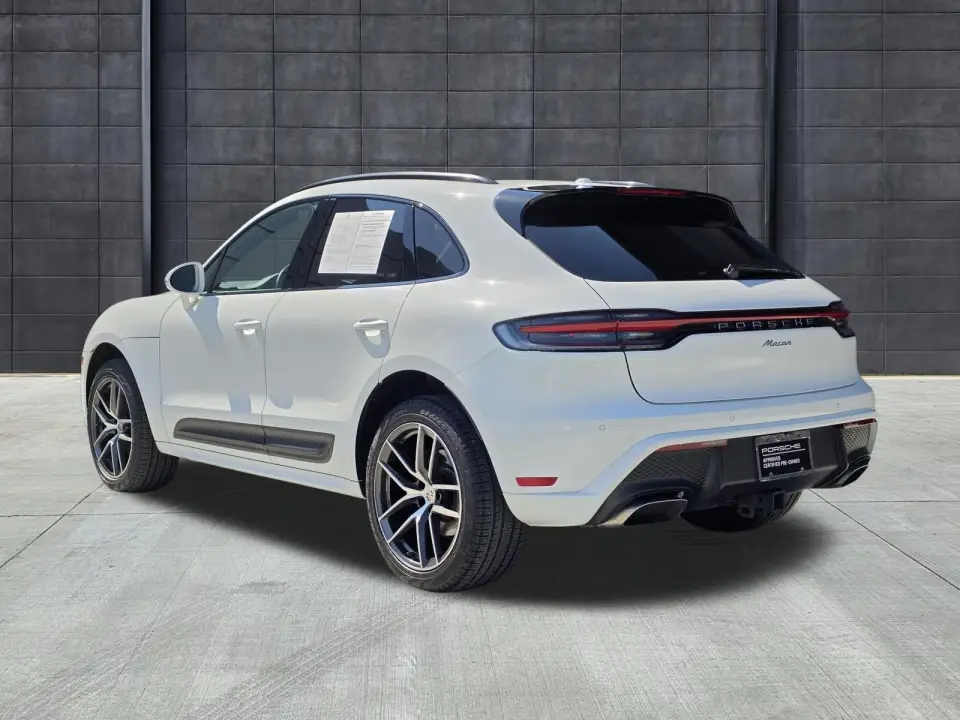 2025 Porsche Macan T - Photo 23