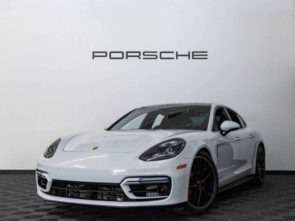 2023 Porsche Panamera GTS