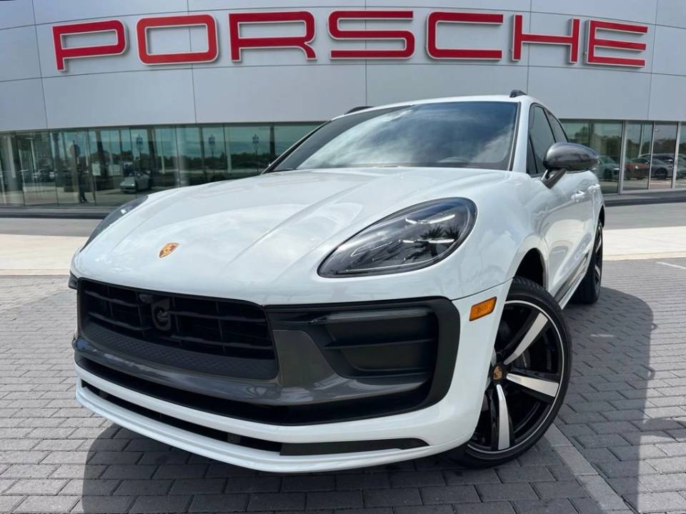2023 Porsche Macan T