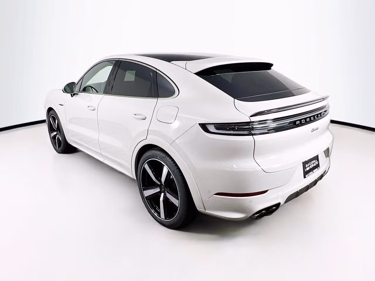 2026 Porsche Cayenne Coup Turbo E-Hybrid - Photo 20