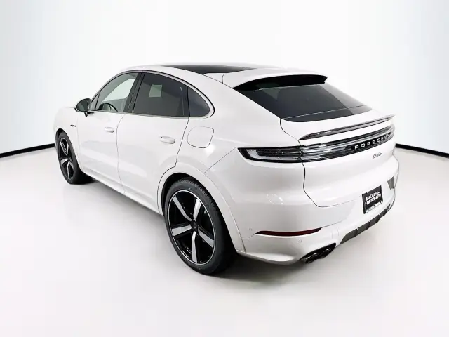 2026 Porsche Cayenne Coup Turbo E-Hybrid - Photo 22