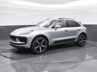 2023 Porsche Macan's photo