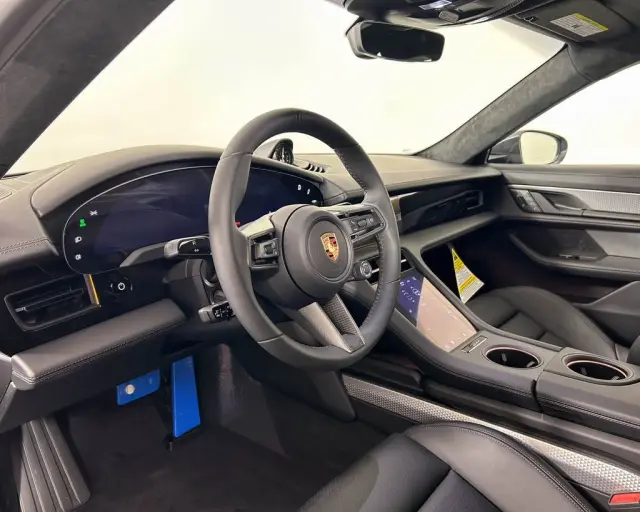 2026 Porsche Taycan GTS - Photo 30