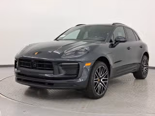2026 Porsche Macan -'s photo