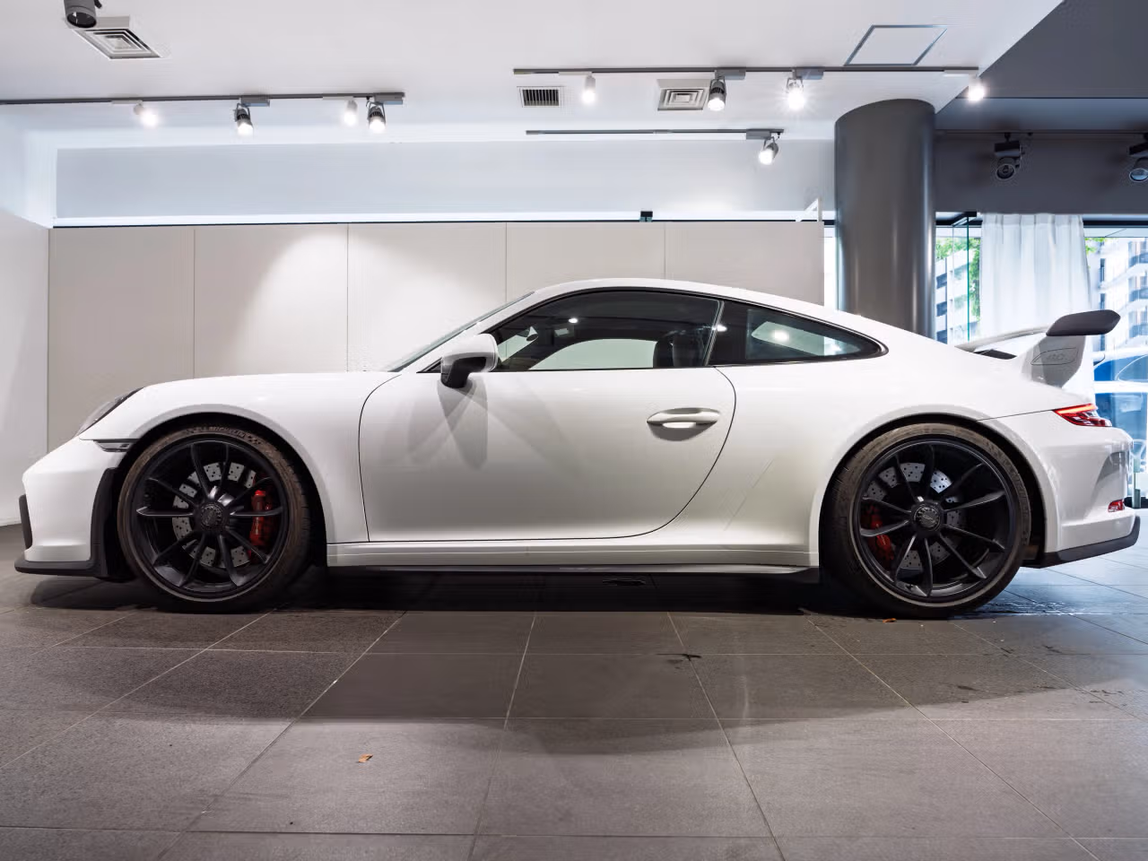 ギャラリーの2018 ポルシェ 911 GT3, エクステリア, ホワイト, 2ビュー