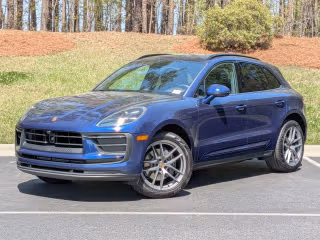 2025 Porsche Macan's photo