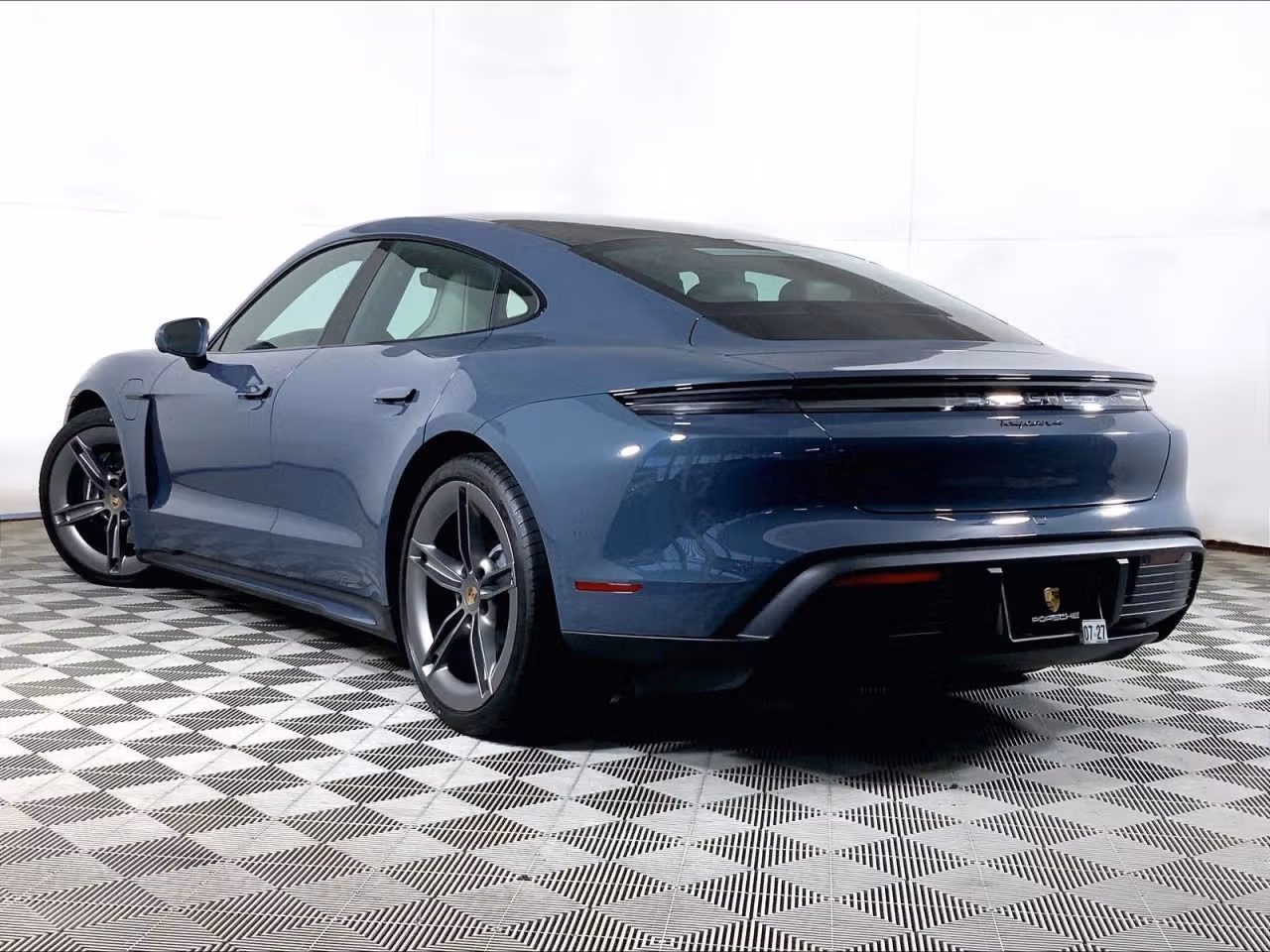 2025 Porsche Taycan Base - Photo 20