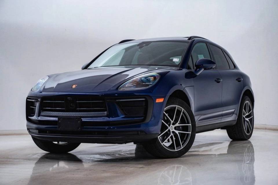 2025 Porsche Macan T