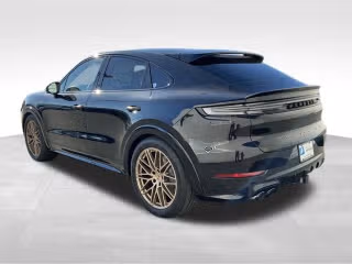 2026 Porsche Cayenne Coup GTS - Photo 17