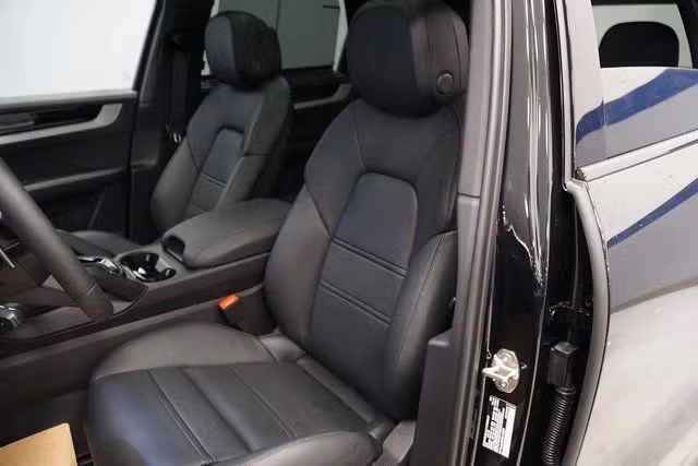 2026 Porsche Cayenne S - Photo 35