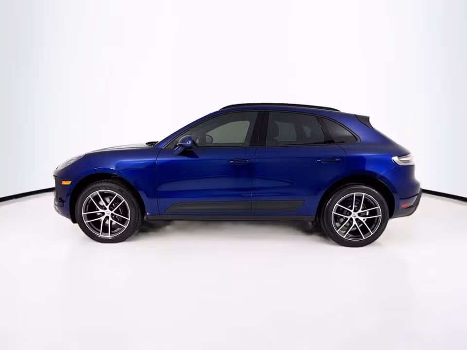 2026 Porsche Macan T - Photo 11