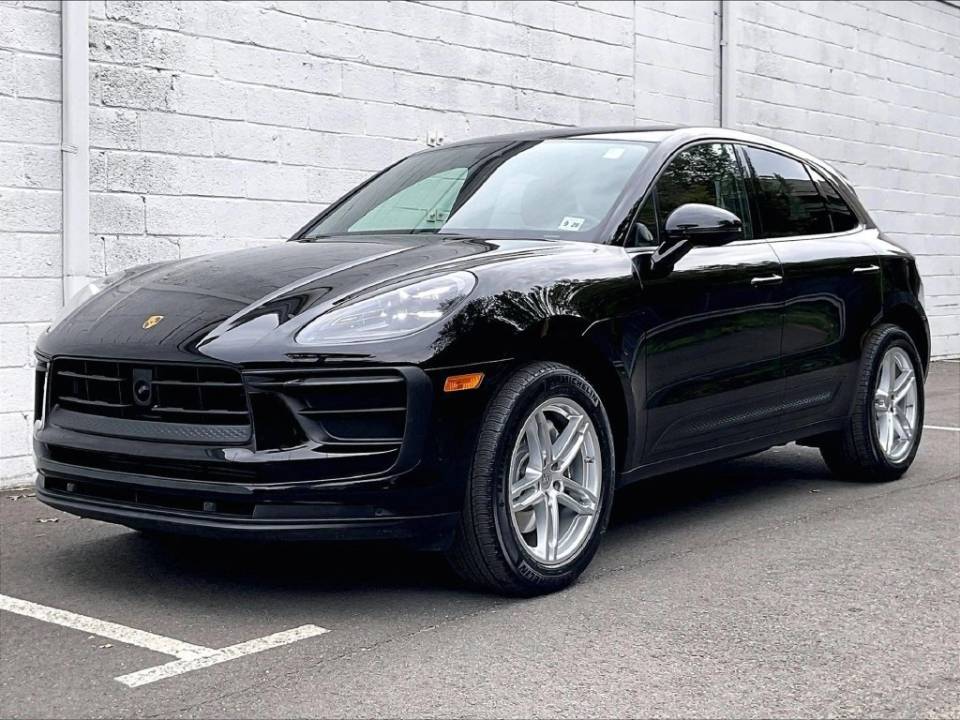 2023 Porsche Macan Base