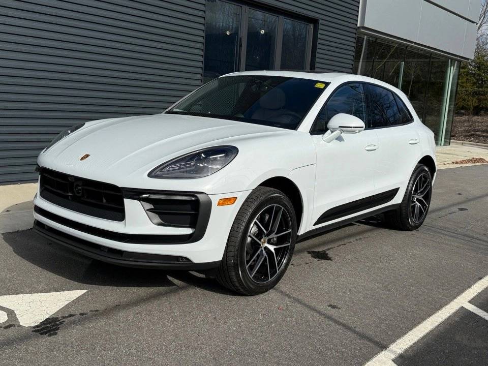 2026 Porsche Macan T