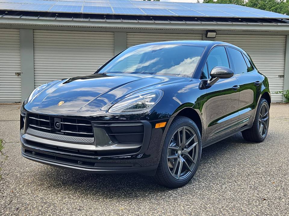 2025 Porsche Macan T