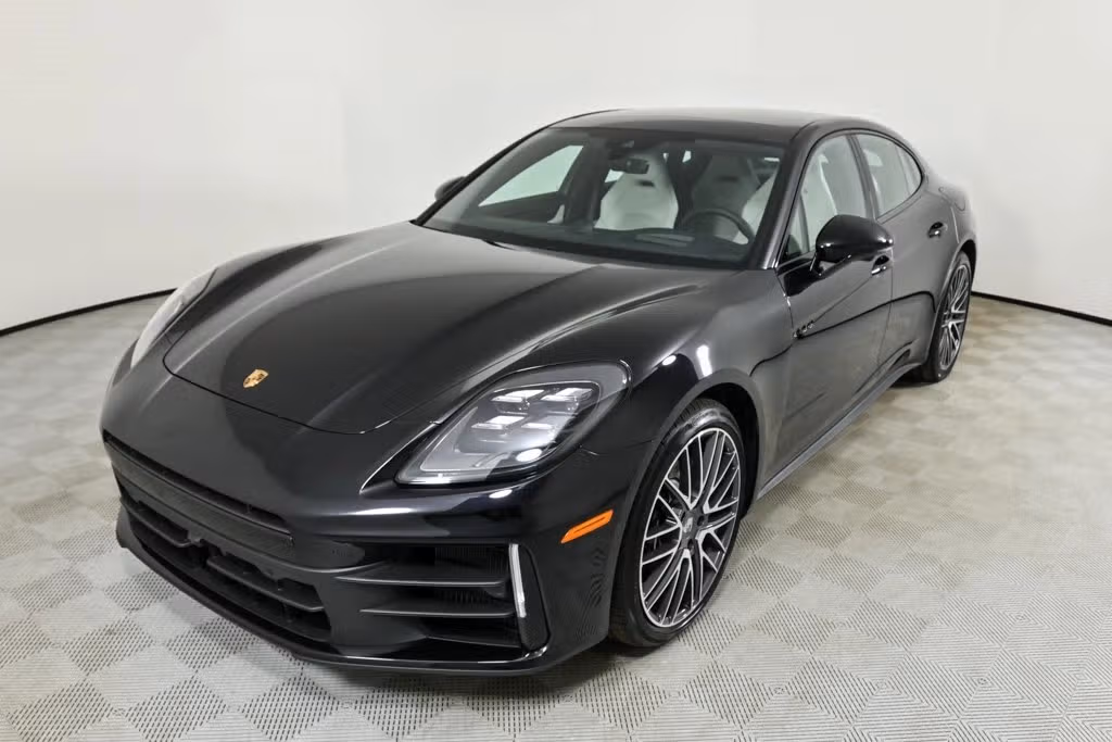 2026 Porsche Panamera 4 E-Hybrid - Photo 4